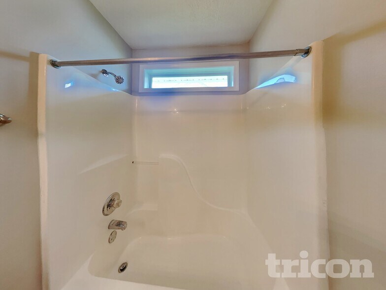 Building Photo - 1029 Chesire Way