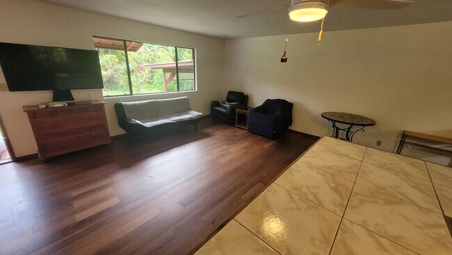 Building Photo - 15-1876 19th Ave