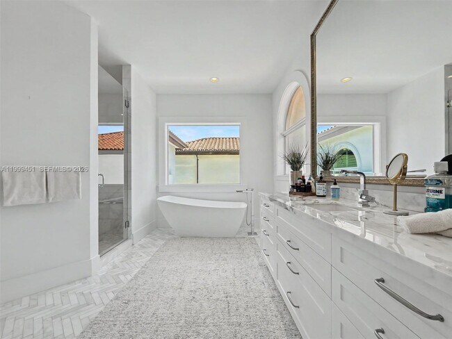 Building Photo - 13689 Deering Bay Dr