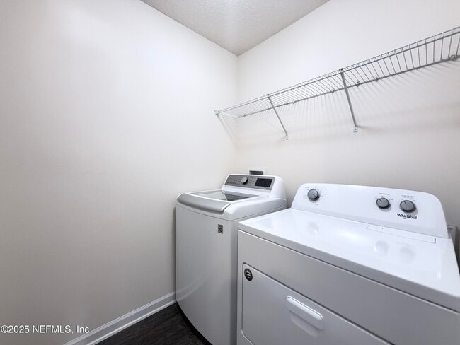 Building Photo - 3620 Sunfish Dr