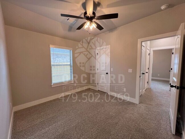 Building Photo - Single Family Home - Stunning Huntley Plan