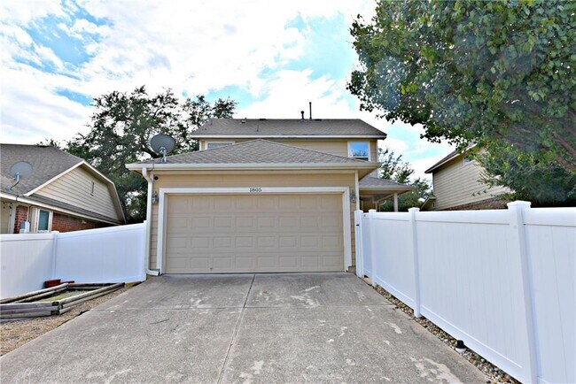 Building Photo - 1805 Copper Breaks Ln