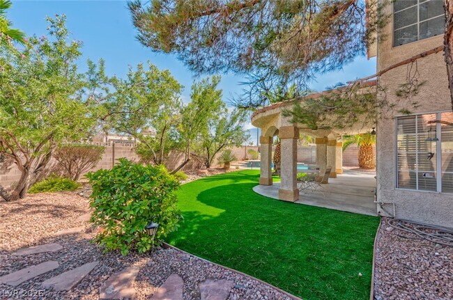 Building Photo - 800 Overview Dr