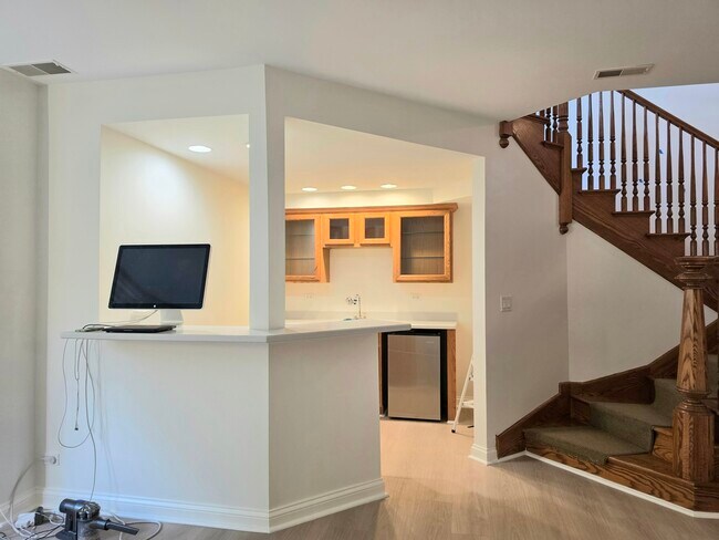 Building Photo - 2085 Valor Ct