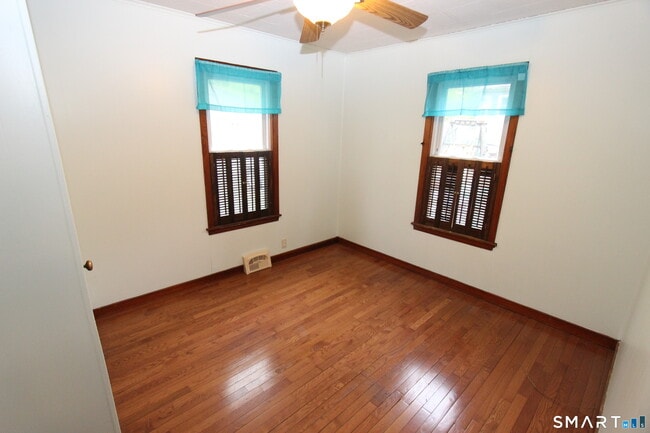 Building Photo - 22 Brook St