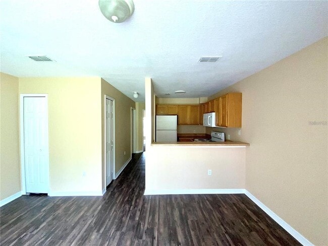 Building Photo - 243 Royal Palm Dr