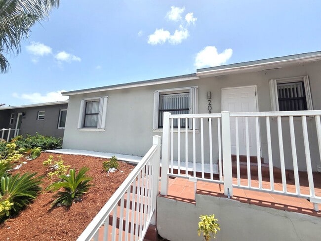 Building Photo - 20867 Snapper Pl