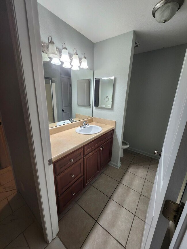 Building Photo - 552 Brooke Hampton Dr