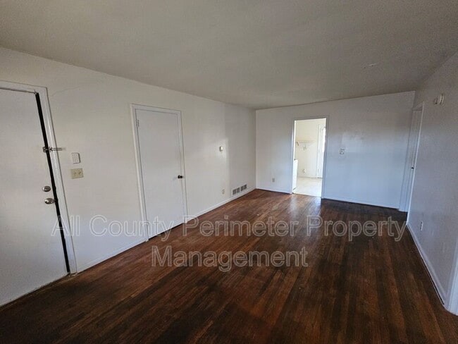 Building Photo - 504 Past St