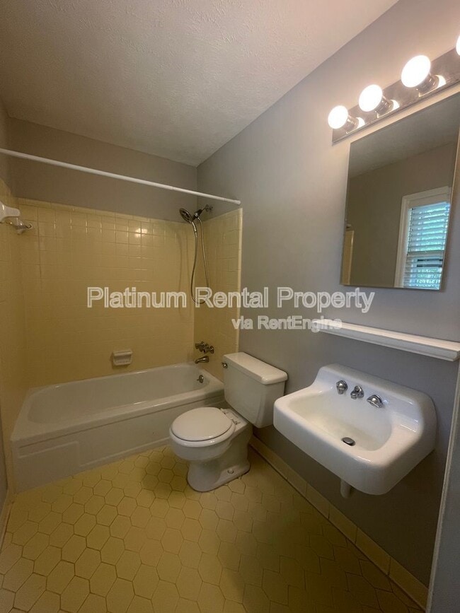 Building Photo - 224 Cold Creek Dr