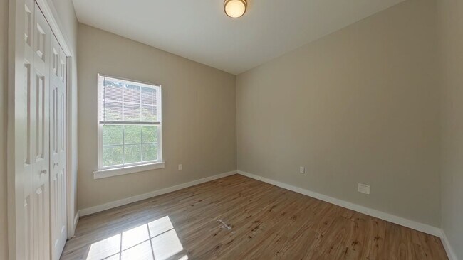 Building Photo - 605 Williams Ave