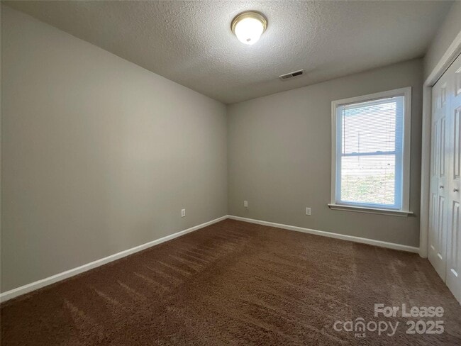 Building Photo - 135 Braeburn Dr
