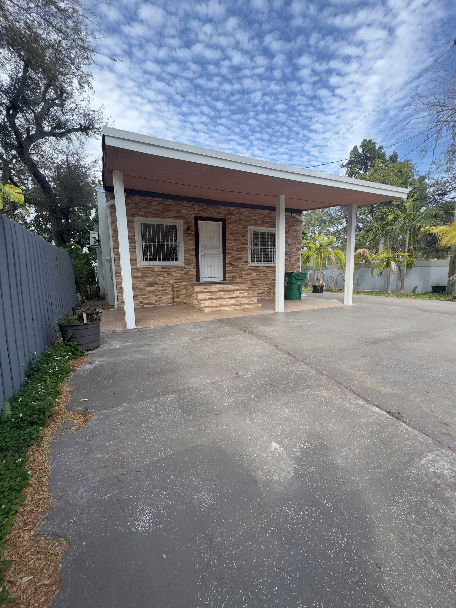 Building Photo - 221 NW 75th St