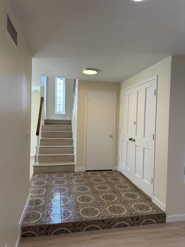 Building Photo - 306 Dolores Cir