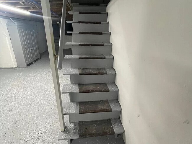 Building Photo - 47 W 17th St