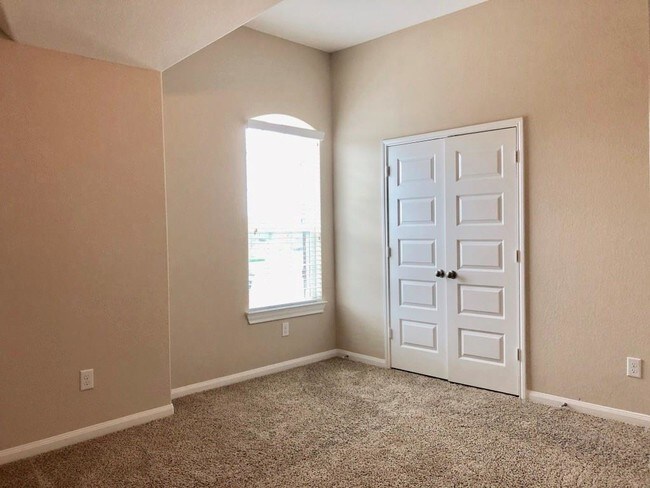 Building Photo - 3022 Rocky Canyon Dr