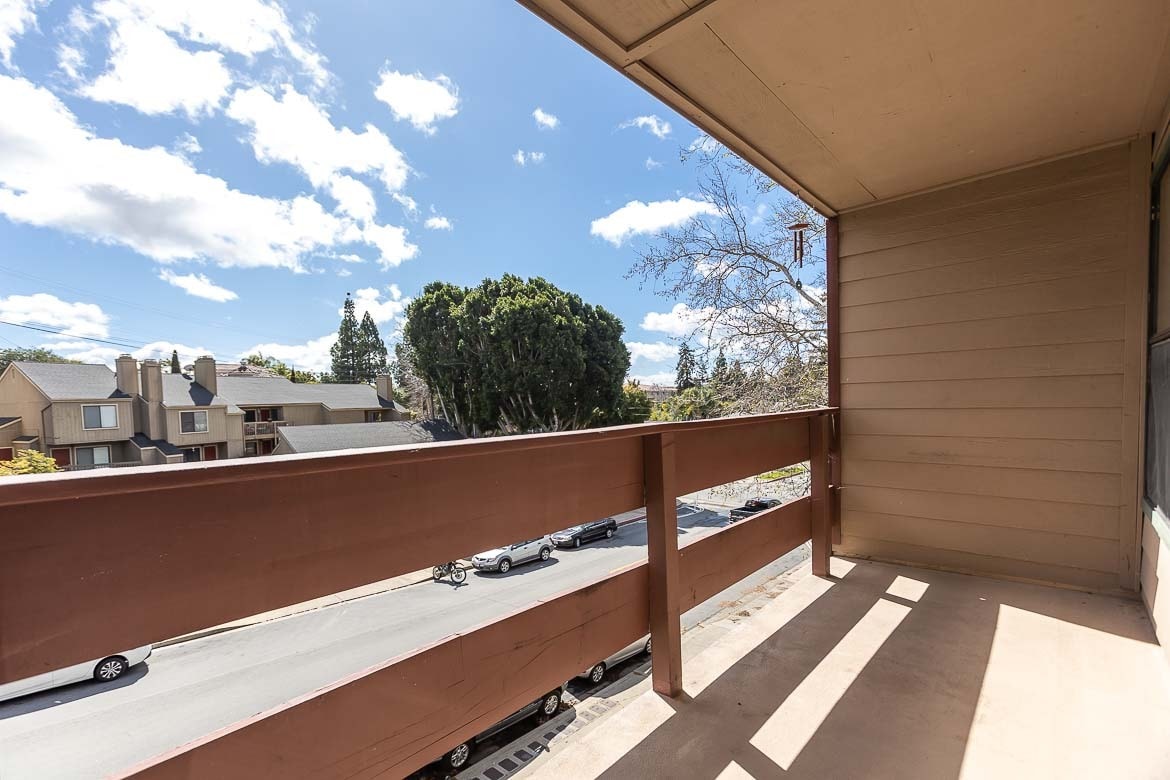 Building Photo - 680 Chorro St