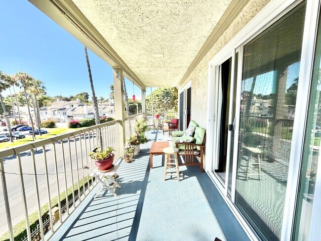 Building Photo - 2 Bedroom + 2 Bathroom Condo | Surfside III | Port Hueneme | Furnished