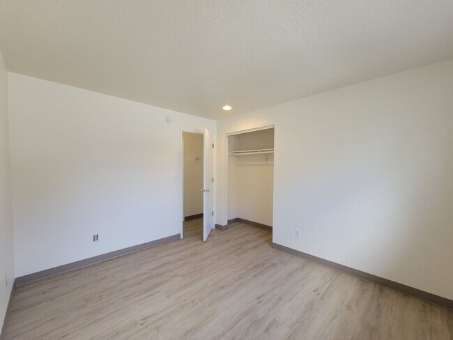 Building Photo - 1816 W 21st Ave
