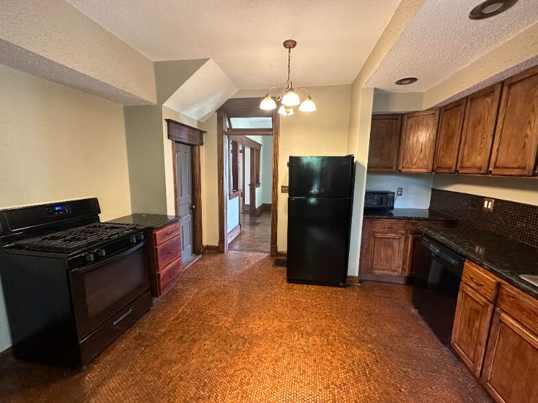 Building Photo - 1211 21st St