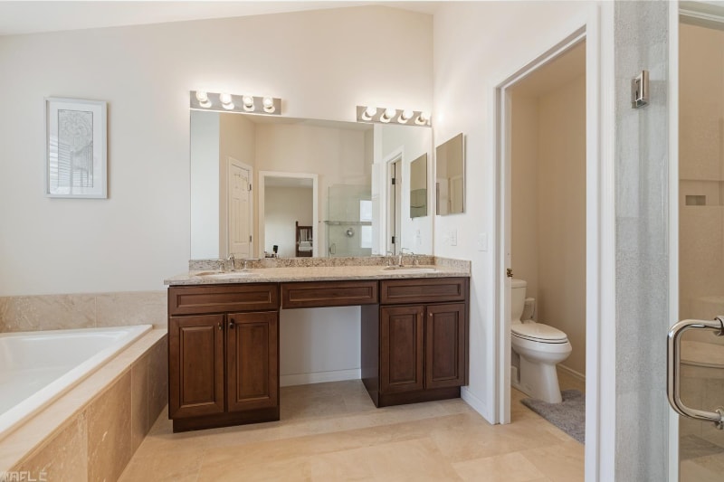 Building Photo - 4644 Varsity Cir