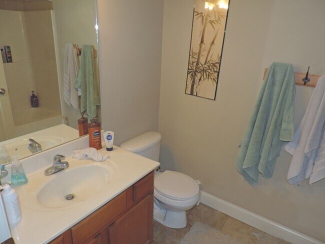 Building Photo - $2000 | 3 Bedroom, 2 Bathroom Condo | No P...