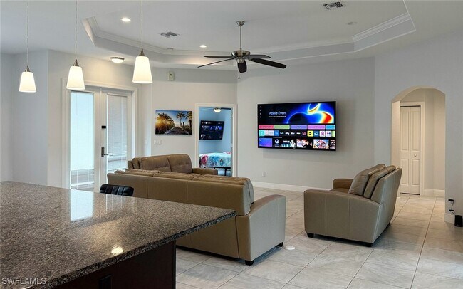 Building Photo - 131 S Bahama Ave