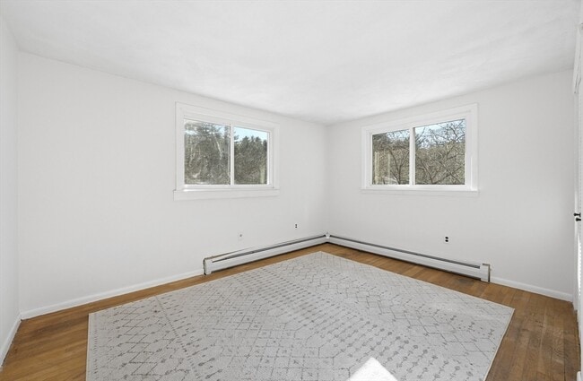 Building Photo - 43 Little John Dr