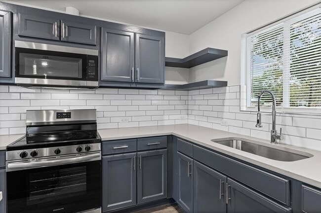 Building Photo - 1100 Monte Vista Dr