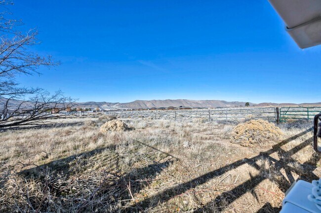 Building Photo - Country Living Single Story Home in Spanish Springs