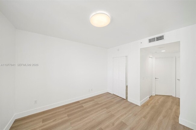 Building Photo - 4775 Collins Ave