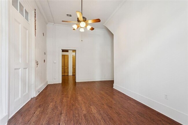 Building Photo - 1116 Royal St