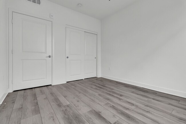 Building Photo - 1879 Union St