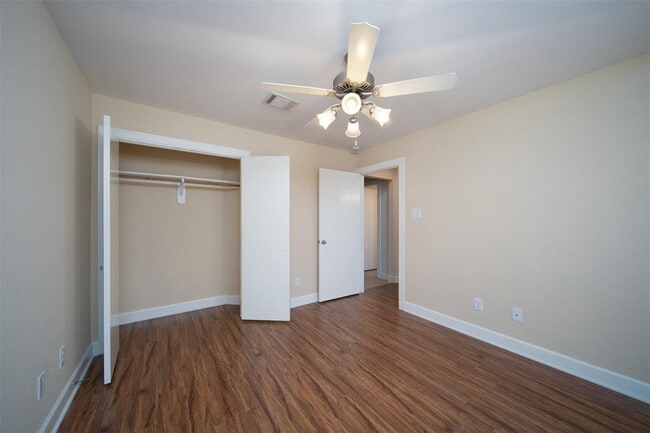 Building Photo - 3634 Main Plaza Dr