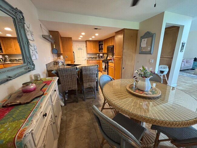 Building Photo - 76923 Turendot St