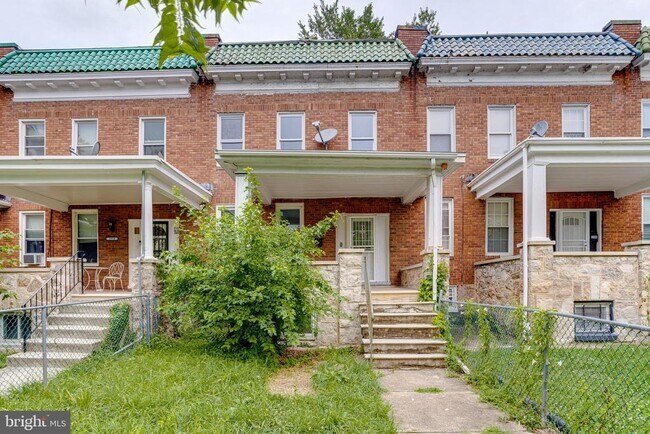 Primary Photo - 2908 Oakley Ave