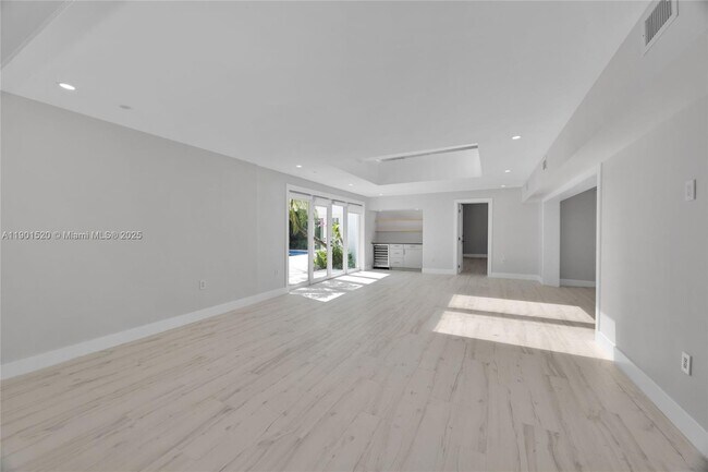 Building Photo - 8303 Old Cutler Rd
