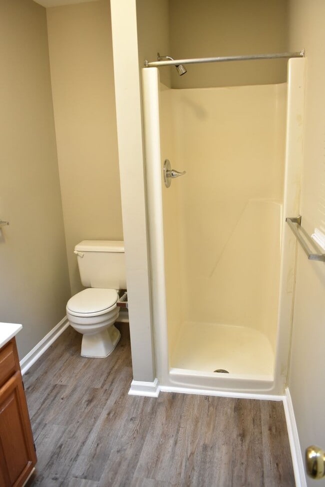 Building Photo - Great Split Foyer In Fredericksburg!