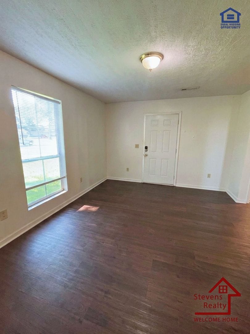 Building Photo - 112 Bybee Woods Dr