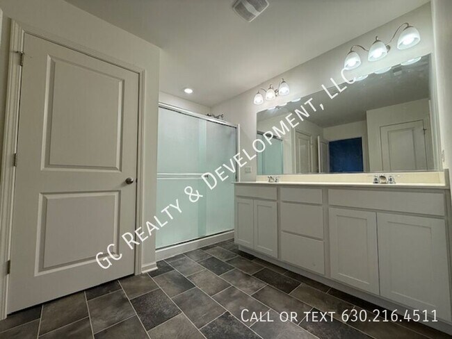 Building Photo - 1694 Cottage Dr