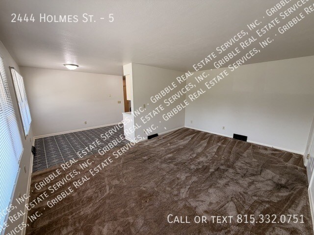 Building Photo - 2444 Holmes St