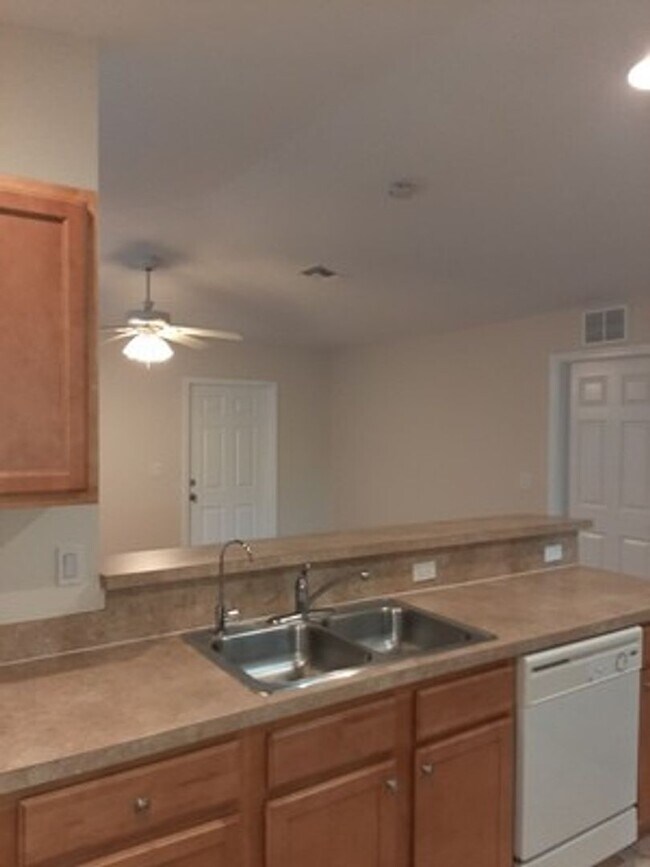 Building Photo - Cute and Quiet Country Living