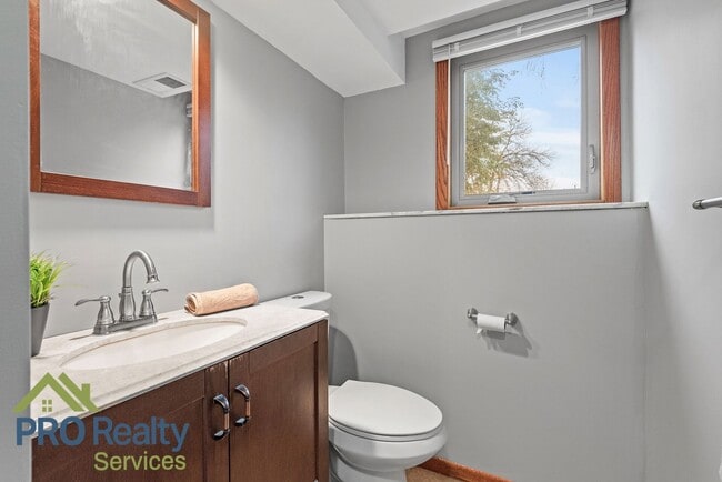 Building Photo - 3 Bedroom Plus Den Home