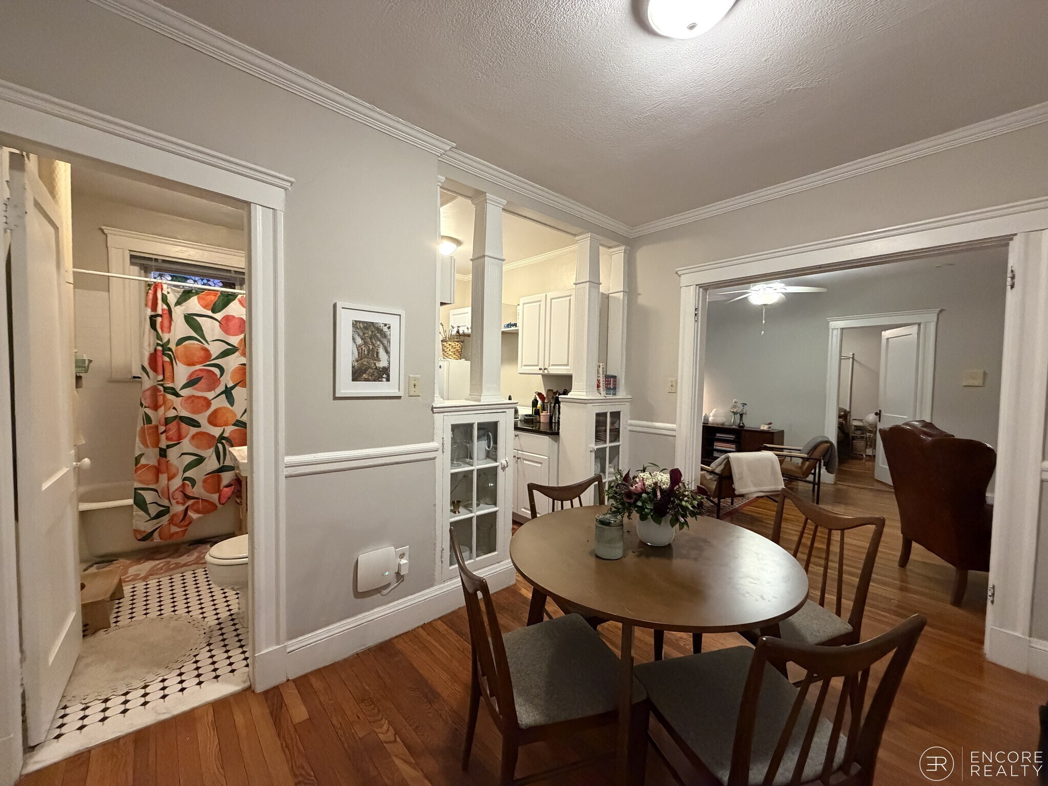 Building Photo - 11 Gray St