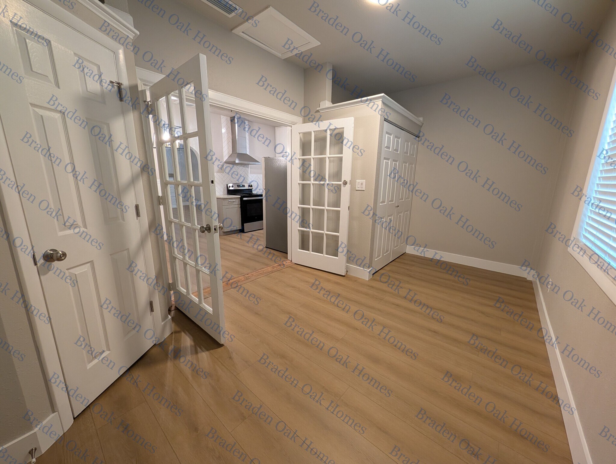 Flex Room - Can be used as 3rd bedroom, home office, etc. - 2608 19th Ave W