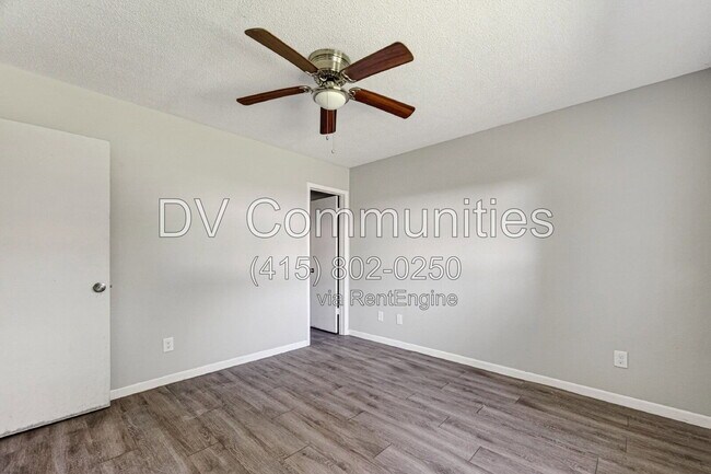 Building Photo - 16835 S Lighthouse Dr