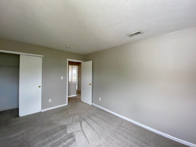 Building Photo - Welcome home to this stunning 3-bedroom, 2.5-bath residence in the desirable Meridian Place neigh...