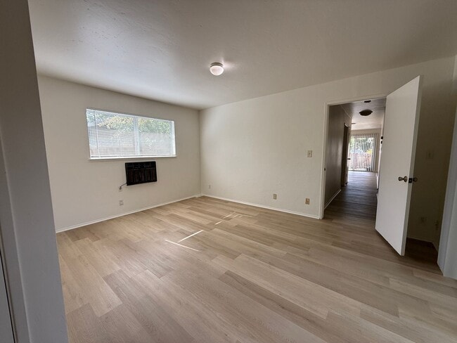 Building Photo - Remodeled Duplex in Central Sunnyvale Loca...