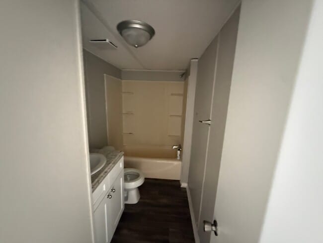 Building Photo - 80 Redwood Ln