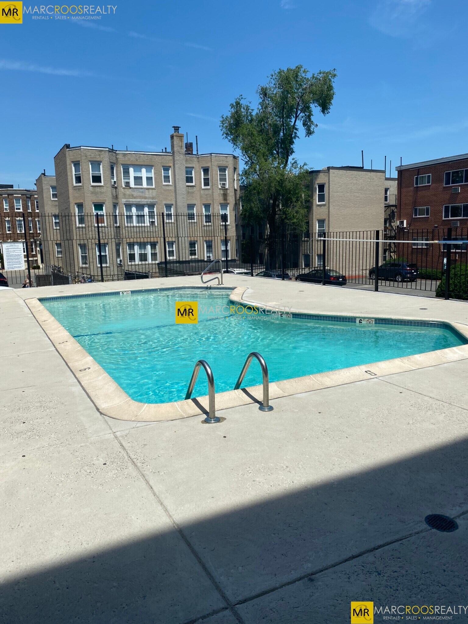 Building Photo - 251 Kelton St